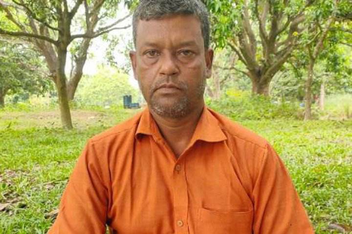 পরিছন্নকর্মী মতিয়ারের মানবেতর জীবনযাপন
