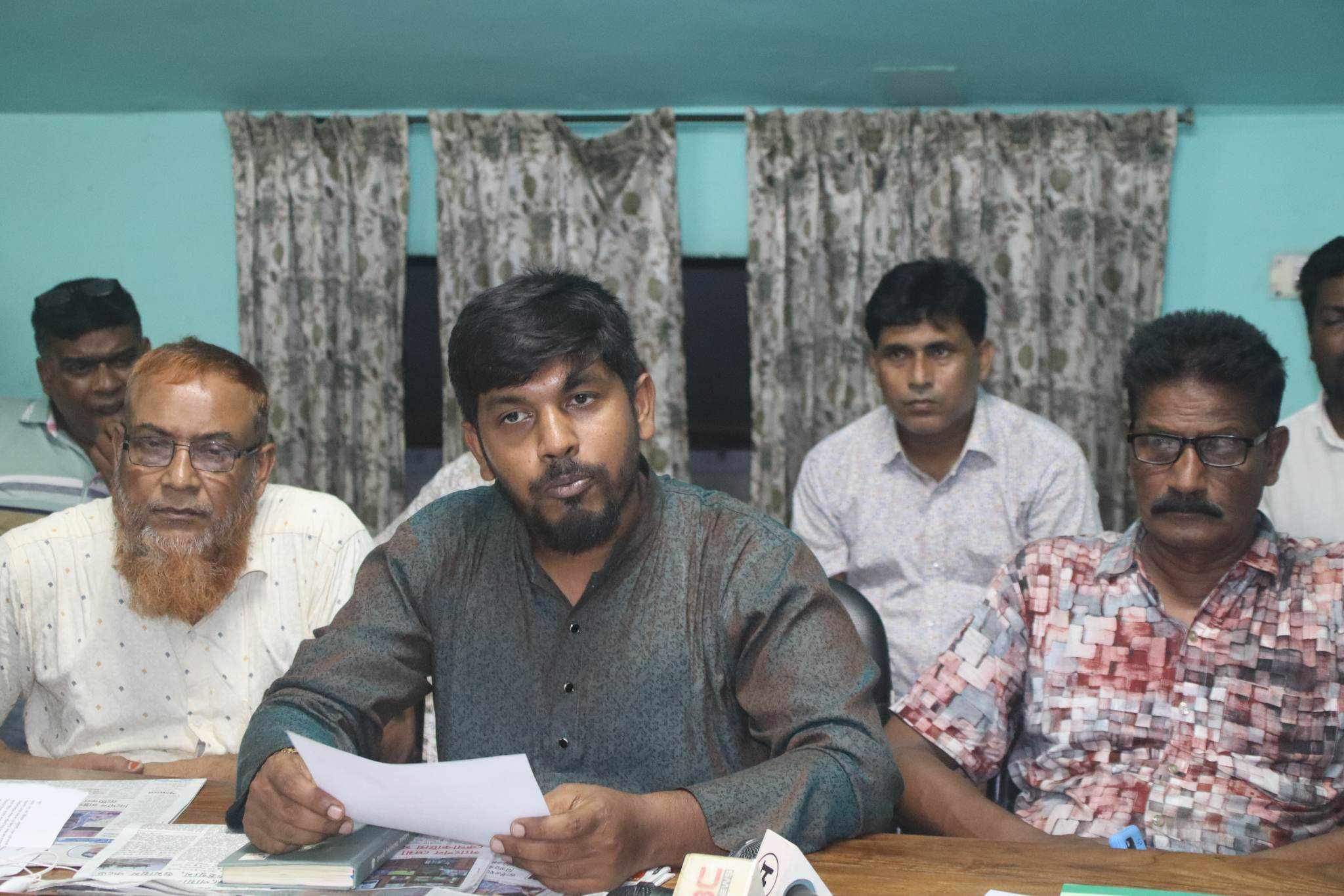 সাংবাদিক সম্মেলন করলেন ইবির সেই বরখাস্ত হওয়া টেকনিশিয়ান