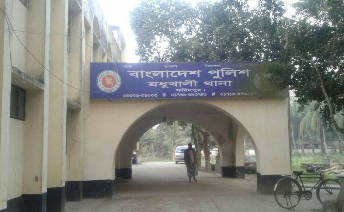 মধুখালীতে বাসচাপায় তিন মোটরসাইকেল আরোহী নিহত