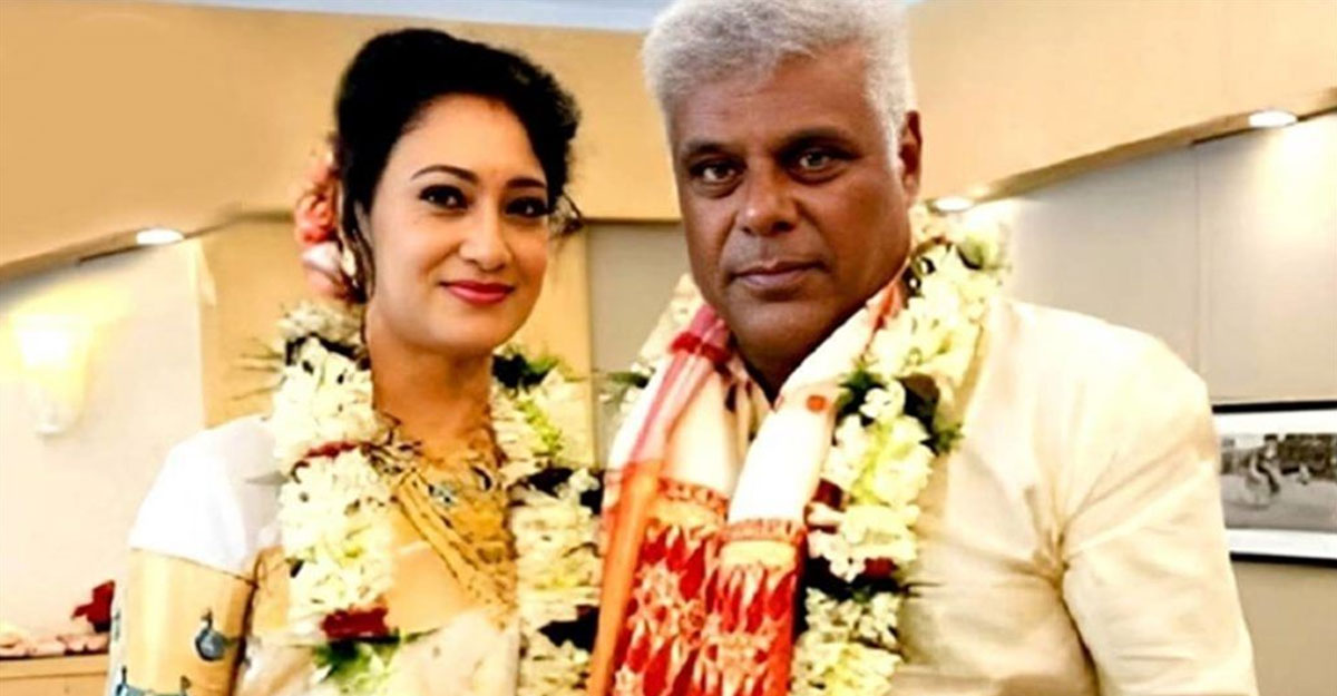৬০ বছর বয়সে বিয়ে করলেন অভিনেতা আশীষ বিদ্যার্থী