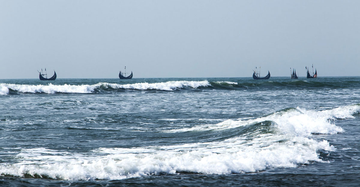 বন্দরে ৩ নম্বর সংকেত