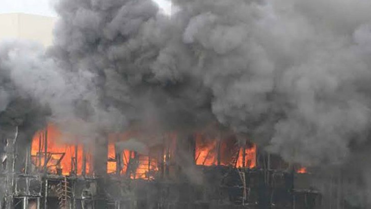 কেরানীগঞ্জে কেমিক্যাল কারখানায় আগুন
