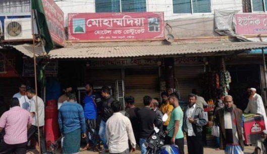 লক্ষ্মীপুরে পতাকা অবমাননার প্রতিবাদ করায় সংঘর্ষ