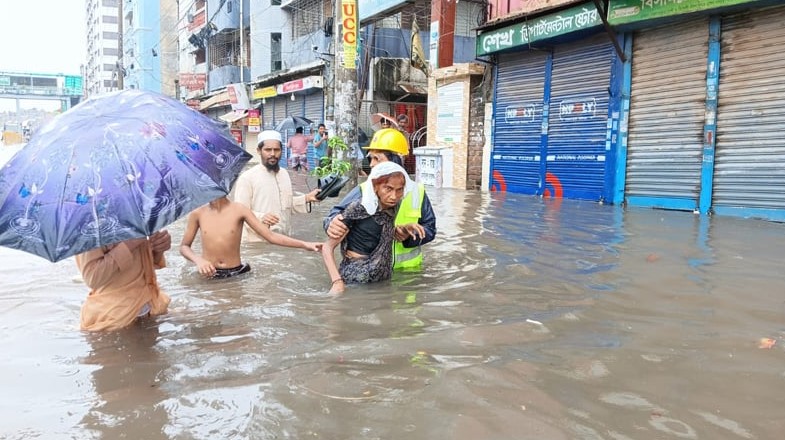 ৩ ঘণ্টায় ঢাকায় ৬০ মিলিমিটার বৃষ্টি