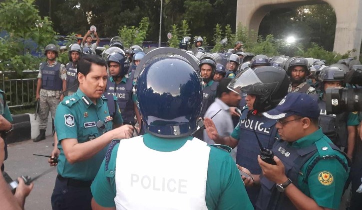 কোটা আন্দোলন : ঢাবি ক্যাম্পাসে অবস্থান নিয়েছে পুলিশ