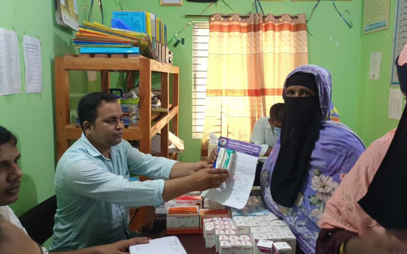 বন্যা পরবর্তী রামগঞ্জে ফ্রি চিকিৎসা ক্যাম্প ও বিনামূল্যে ঔষধ বিতরণ