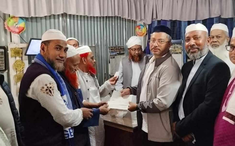 রামগঞ্জে সোনাপুর বড় মসজিদে পাঁচ লক্ষ টাকা  অনুদান প্রদান