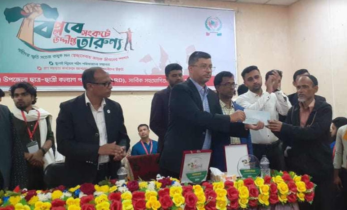 রামগঞ্জে জুলাই বিপ্লবে শহীদ ৬ পরিবারকে সম্মাননা প্রদান