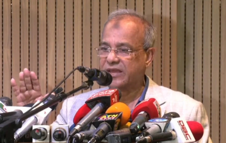 পুলিশের বিশ্বাসযোগ্যতা অনেক বেড়েছে : স্বরাষ্ট্র উপদেষ্টা