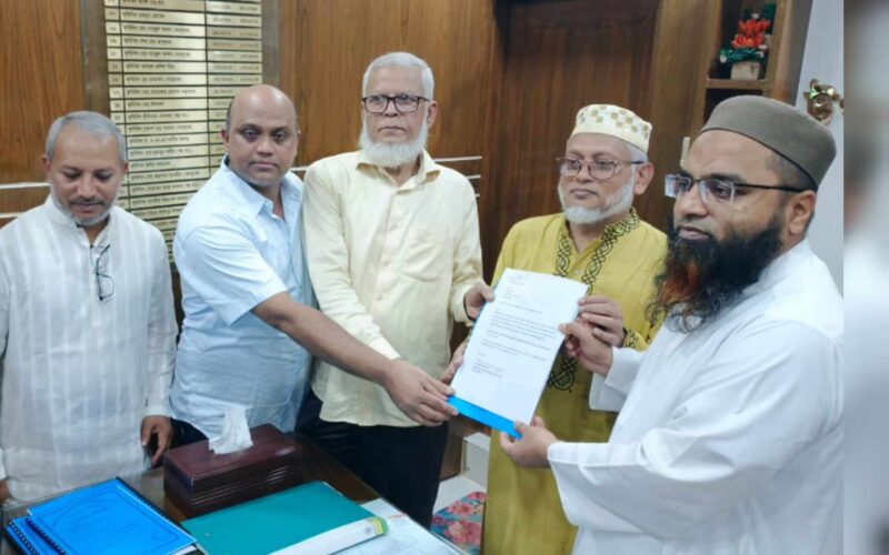 রায়পুরে বনিক সমিতির নির্বাচনে সাইফুল ইসলামসহ ৫৬ প্রার্থীর মনোনয়নপত্র জমা 