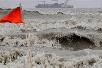 তীব্র ঝড়ের আশঙ্কা, নদীবন্দরে সতর্ক সংকেত