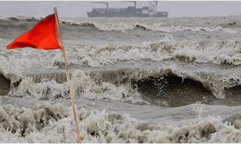 তীব্র ঝড়ের আশঙ্কা, নদীবন্দরে সতর্ক সংকেত
