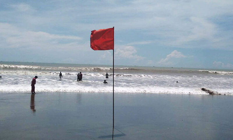 সাগরে লঘুচাপ, ৪ বন্দরে সতর্কতা