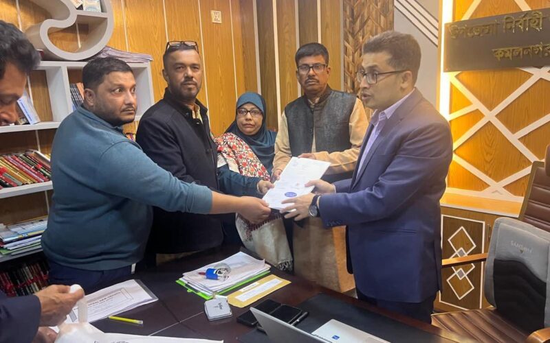 লক্ষ্মীপুর-৪ আসনে এমপি প্রার্থী নুরুল হুদা চৌধুরী