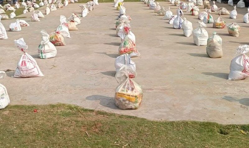 শীর্ষ সংবাদের উদ্যোগে দেড় হাজার মানুষের মাঝে ঈদ উপহার