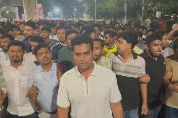 নিষিদ্ধ ছাত্রলীগের নৈরাজ্যের বিরুদ্ধে শাহবাগে ছাত্রদলের বিক্ষোভ