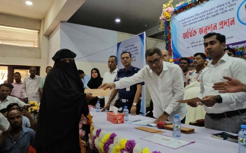 ঘরে ঘরে প্রাথমিক স্বাস্থ্যসেবা পৌঁছে দিতে পাইলটিং স্কিম চালু হবে-স্বাস্থ্যমন্ত্রী